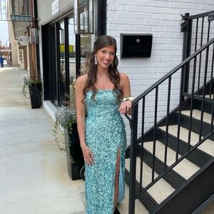 Elegant Teal Strapless Dress